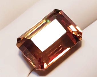 色が変わる希少なズルタナイト宝石：5.6カラットのファセットカット 