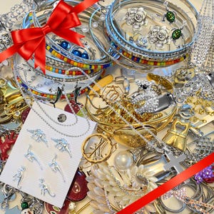 Vintage Estate & Modern Costume Jewelry Bulk 1 lb Lot Mystery Jewelry Jar Gold-Silver Tone Mix NEW
