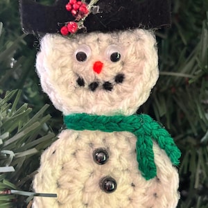 crochet Christmas snowman ornament