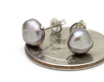 Pendientes de perla de agua dulce gris con plata de ley 925