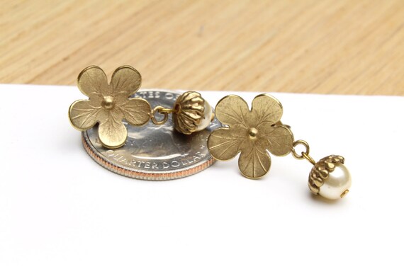 Matte Gold Flower Stud Earrings with a Acorn Styl… - image 1