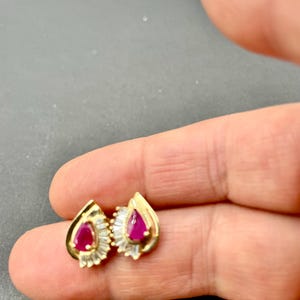 Vintage 14 kt. Yellow gold Baguette Diamond with genuine pear shaped Ruby Earrings