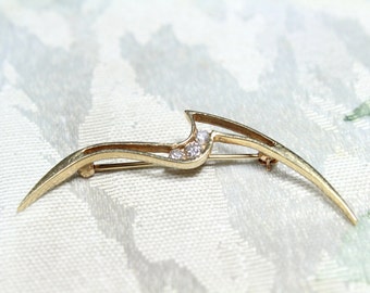 Vintage 14k Yellow Gold Brooch Pin with Diamonds Approx. .20 CTTW