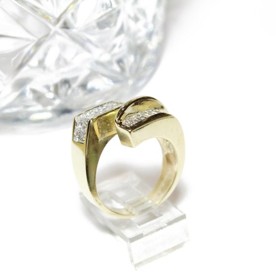 Vintage 18K Yellow Gold Diamond Ring with Princes… - image 4