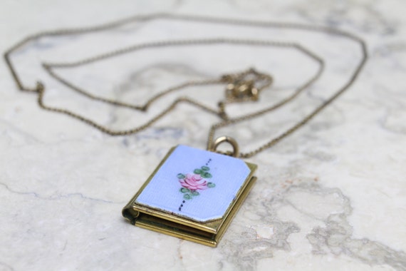 Vintage LA MODE 12k Gold Filled Locket 