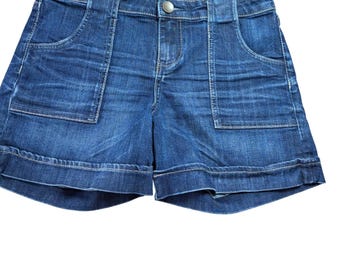 Pantaloncini in denim con risvolto e lavaggio scuro Kut from the Kloth, taglia 6, blu elasticizzato, modello classico.