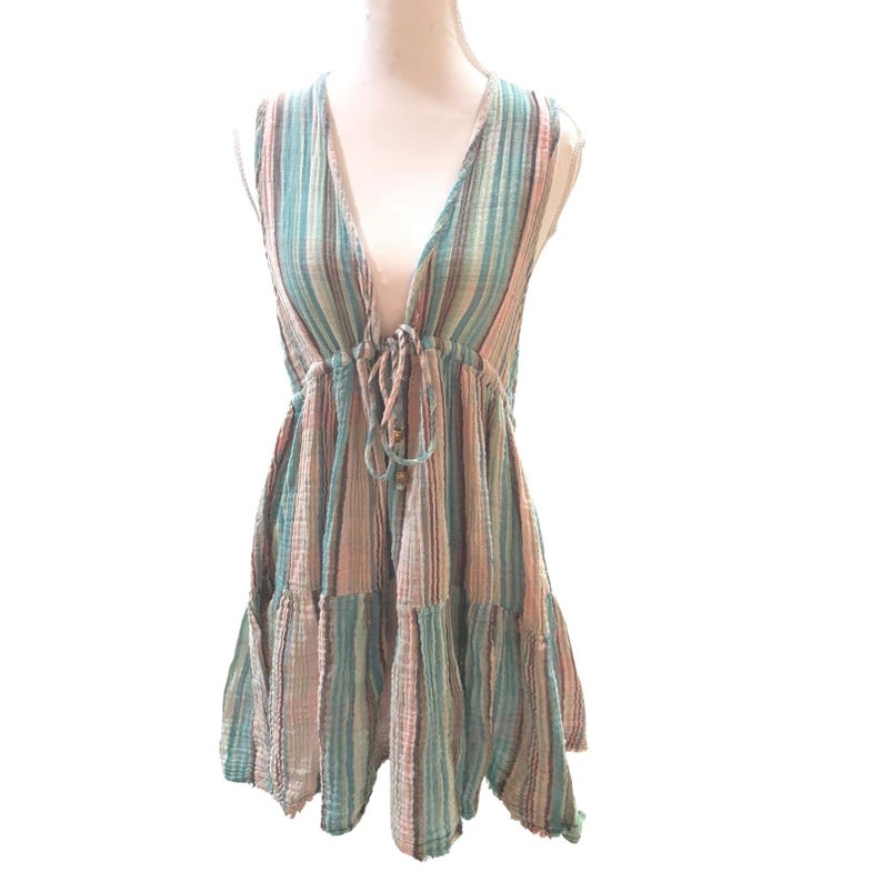 Sukienka Free People Freebird w paski z bawełny gazowej w kolorze turkusowo-różowym, zwiewna, boho, festiwalowa zdjęcie 2