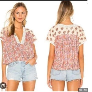 Top Free People Leilani con cuello en V y ribete floral de crochet, estilo bohemio, talla M, estilo hippie campesina. imagen 1