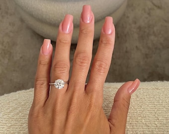 2.00ct Round Cut Lab Grown Diamond Engagement Ring – D/E VVS, Solitaire