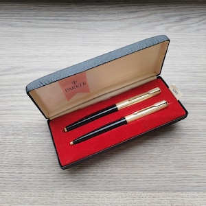 Vintage Very Rare NOS 1970&#39;s Parker 65 Black & Rolled Gold Writing Set -  14C-585 Gold F Nib - Boxed - Made in England - Unique gift