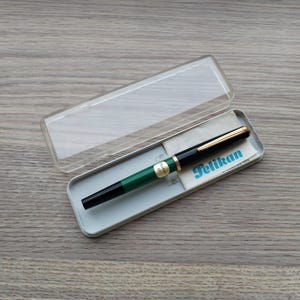Vintage NOS 1970&#39;s Pelikan MK10 Black & Green Fountain Pen - Gold Plated EF Nib - BOXED - Made in Germany - Wonderful gift