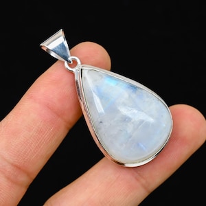 Moonstone Silver Pendant, Natural Moonstone Beautiful Pendant, 925 Silver Sterling Pendant, Crystal Pendant, Gift For Her, Gift For Mom