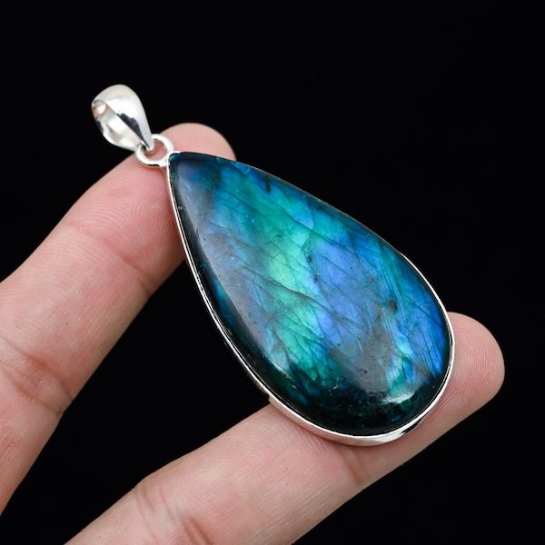 Natural Labradorite Handmade Silver Pendant, Solid 925 Sterling Silver Labradorite Gemstone Pendant, Unique and Delicate Gift, Wedding Gift
