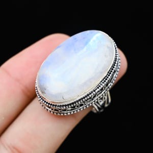 ムーンストーンシルバーリング、天然ムーンストーン宝石シルバーリング、女性と男性のためのソリッド925シルバーリング、結婚のためのオーバルビッグムーンストーンリング