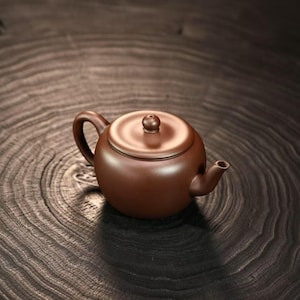 Handmade Yixing Zisha Teapot: Apple Teapot, Aged Purple clay, 200ml