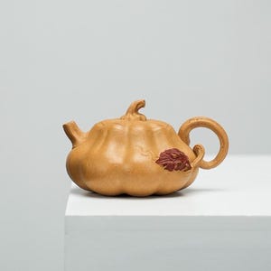 Full Handmade Yixing Zisha Teapot [012 Yongli pumpkin Pot] 135ml | Purple Clay Teapot | Chinese Teapot