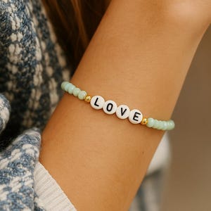 Personalized Crystal Bead Name Bracelet – Custom Word Bracelet for Women, Mama Bracelet, Friendship Jewelry, Handmade Gift