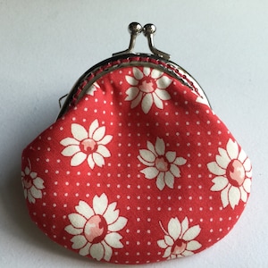 Flower Coin Purse, Kiss Lock Clutch, Clasp Pouch, Floral Print Purse, White Daisy Fabric, Polka Dot Purse, Christmas Gift for Best Friend