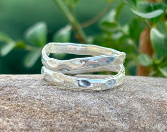 Anillo ancho unisex de plata de ley martillada hecho a mano
