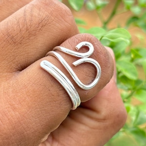 Anello infinito in argento sterling / Anello aperto minimalista / Anello in argento simbolico fatto a mano / Anello regolabile per tutti i giorni / Gioielli boho