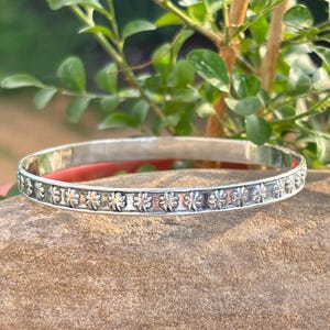 Vintage Floral Pattern Silver Bangle Bracelet | Handcrafted Oxidized Kada for Men & Women | Boho Antique Style Jewelry Gift