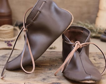 Viking Turn Shoes - Medieval Leather Boots for LARP & Ren Faire - Historical Norse Footwear