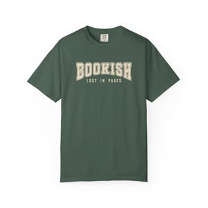Bookish T-shirt: comfortabel kleuren kledingstukgeverfd T-shirt voor lezers afbeelding 6