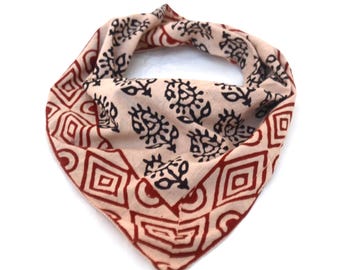 Bandana bawełniana z nadrukiem ręcznym: szalik w kwiaty w stylu boho