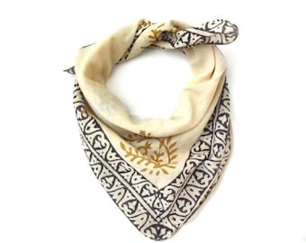 Handbedruckte Paisley-Bandana: Braun-Schwarz-Baumwollschal mit Blumenmuster