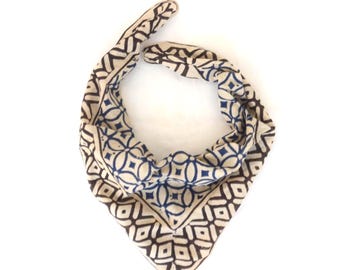 Pañuelo bandana de algodón estampado a mano: Pañuelo de elefante beige y azul
