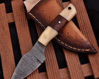 Ręcznie robiony nóż do skórowania ze stali damasceńskiej