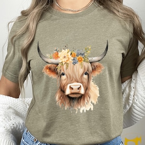 Floral Highland Cow T-shirt, Women&#39;s Western Shirts, Highlander Cow Tee, Cow Lover Gift, Country Farm Shirt, Farm Lover Shirt,Girl Cow Shirt