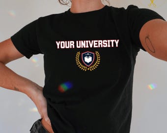 Camiseta de bebé personalizada con logo y nombre de la universidad, regalo para fiesta en la cama, camiseta para el día del partido.