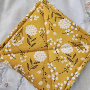 Yellow and White Floral Handmade Pot Holder