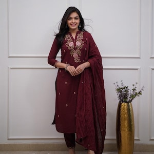 Maroon Embroidered Kurta Set with Dupatta | Festive & Wedding Outfit | Indian Ethnic Wear for Women | 3-Piece Salwar Suit Set/Made in India