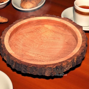 Rustic Wood Slice Serving Tray: Natural Bark Edge, Handmade Kitchen Decor