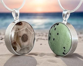 Belleza reversible: colgante de plata esterlina con piedra Petoskey y verde Frankfort