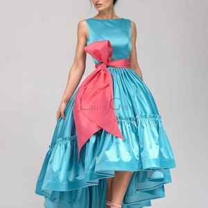 Langer gefalteter Wickelbogen, Maxikleid mit Hi-Low-Rock | Cosmina 2