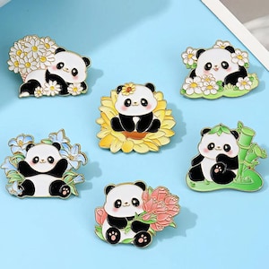 Panda Emaljnål, Blommig Panda Älskare Ryggsäcksetikett