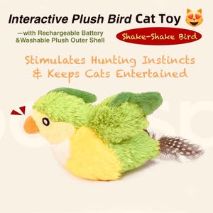 Op de afbeelding: Een groene en gele pluche vogel kattenspeelgoed met een oranje snavel en een verenstaart. Het speelgoed heeft de tekst "Shake-Shake Bird" en "Interactive Plush Bird Cat Toy". Het is ontworpen om de jachtinstincten te stimuleren en katten te vermaken.