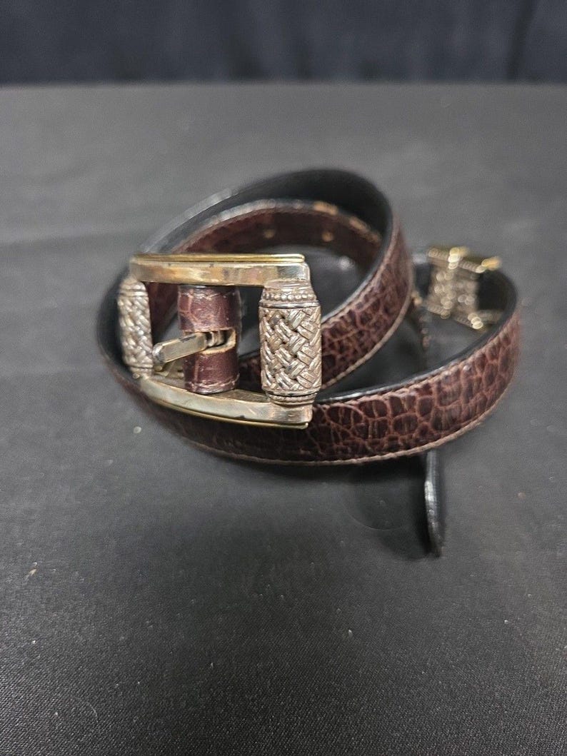 Cinturón reversible de piel para mujer Brighton C6500, color marrón cocodrilo, liso y negro, talla mediana 30 imagen 2