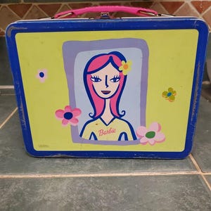 Fiambrera de hojalata Barbie Mattel con clip/termo 1999 Mis cosas especiales VTG
