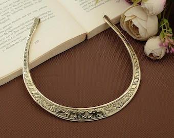 Collier ras de cou tribal en laiton gravé, collier tendance fait main, bijoux de festival de l'or antiques, tour de cou bohème audacieux, cadeau pour elle
