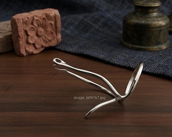 Pulsera minimalista de plata de ley con cadena en forma de V – Joyería moderna ajustable para la mano