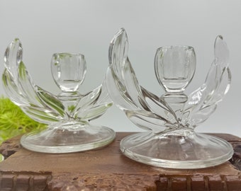 Paar klare Glas-Kerzenhalter in Flügeloptik, 11,4 cm hoch