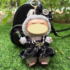 Elegant Parisian Tweed Dress for 17cm Dolls – Classic Pearl Bow Outfit