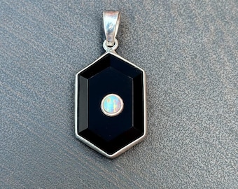 Elegant Black Onyx & Opal Silver Pendant – Unique Geometric Design .