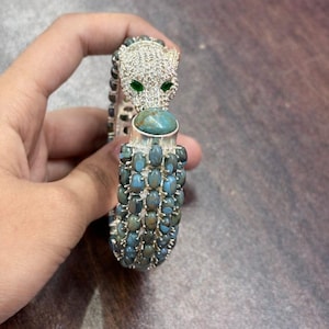 天然ラブラドライトとエメラルドのバングル：925スターリングシルバージュエリー、トラディショナルジュエリー。