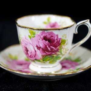 Royal Albert American Beauty Teacup and Saucer Set – Pink Roses, Bone China, England, Vintage Floral Teacup