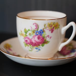 Vintage Duchess England Teacup and Saucer – Pink Rose Floral Bouquet – Bone China – Gold Trim – Romantic Tea Time